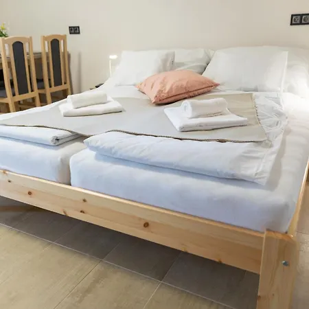 Tengercsillag Vendeghaz شقة Alsóörs