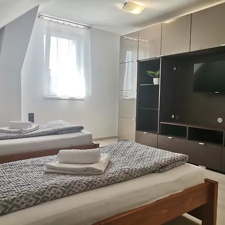 Tengercsillag Vendeghaz * Alsóörs